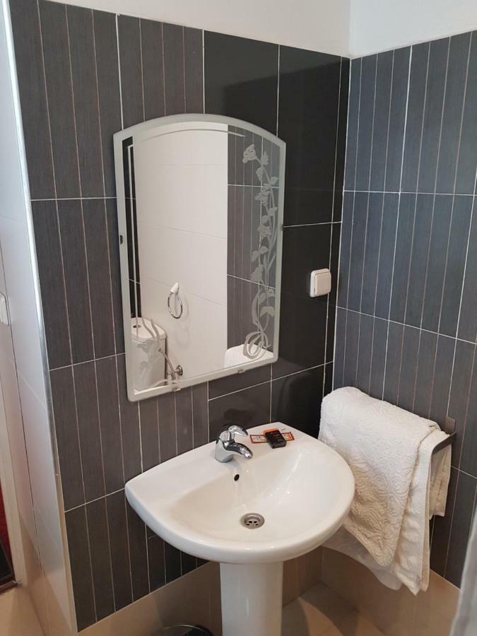 Ambassy Hotel Kenitra Kültér fotó